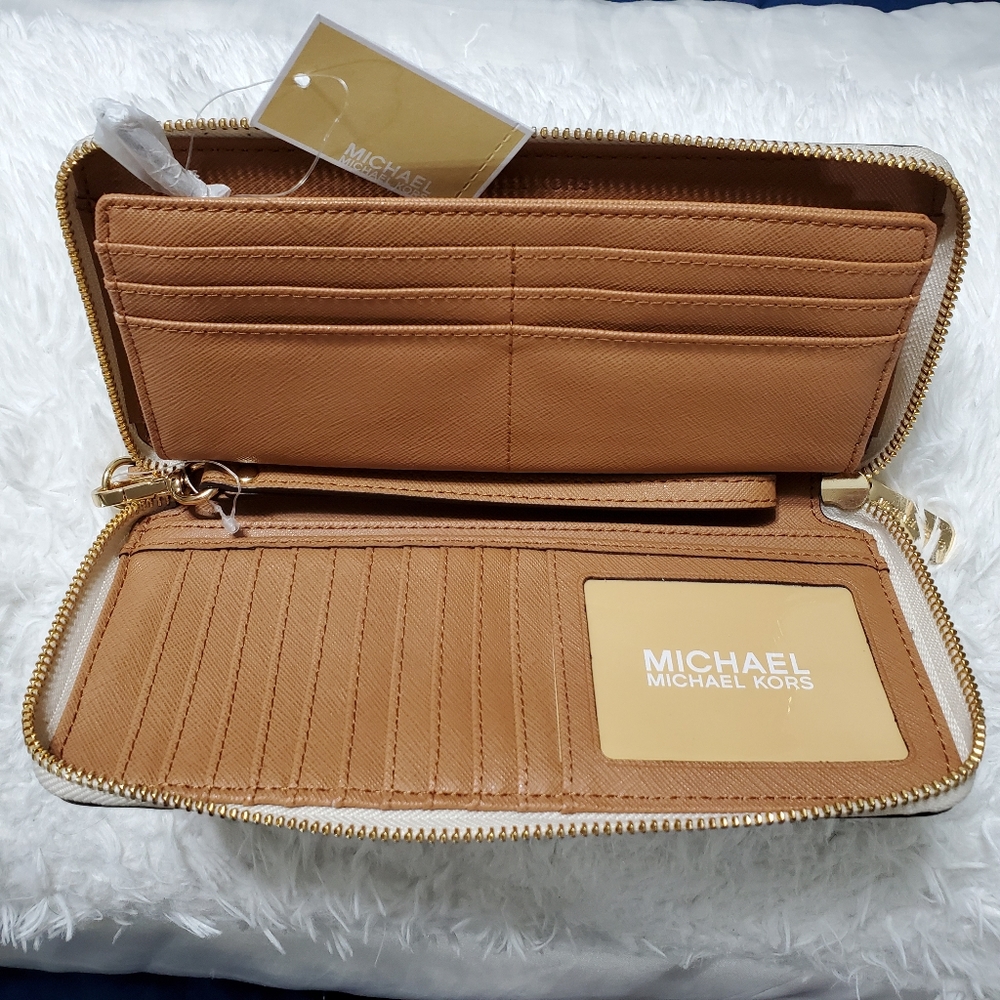 MICHAEL KORS MINI PURSE, NWT. - Picture 2 of 4